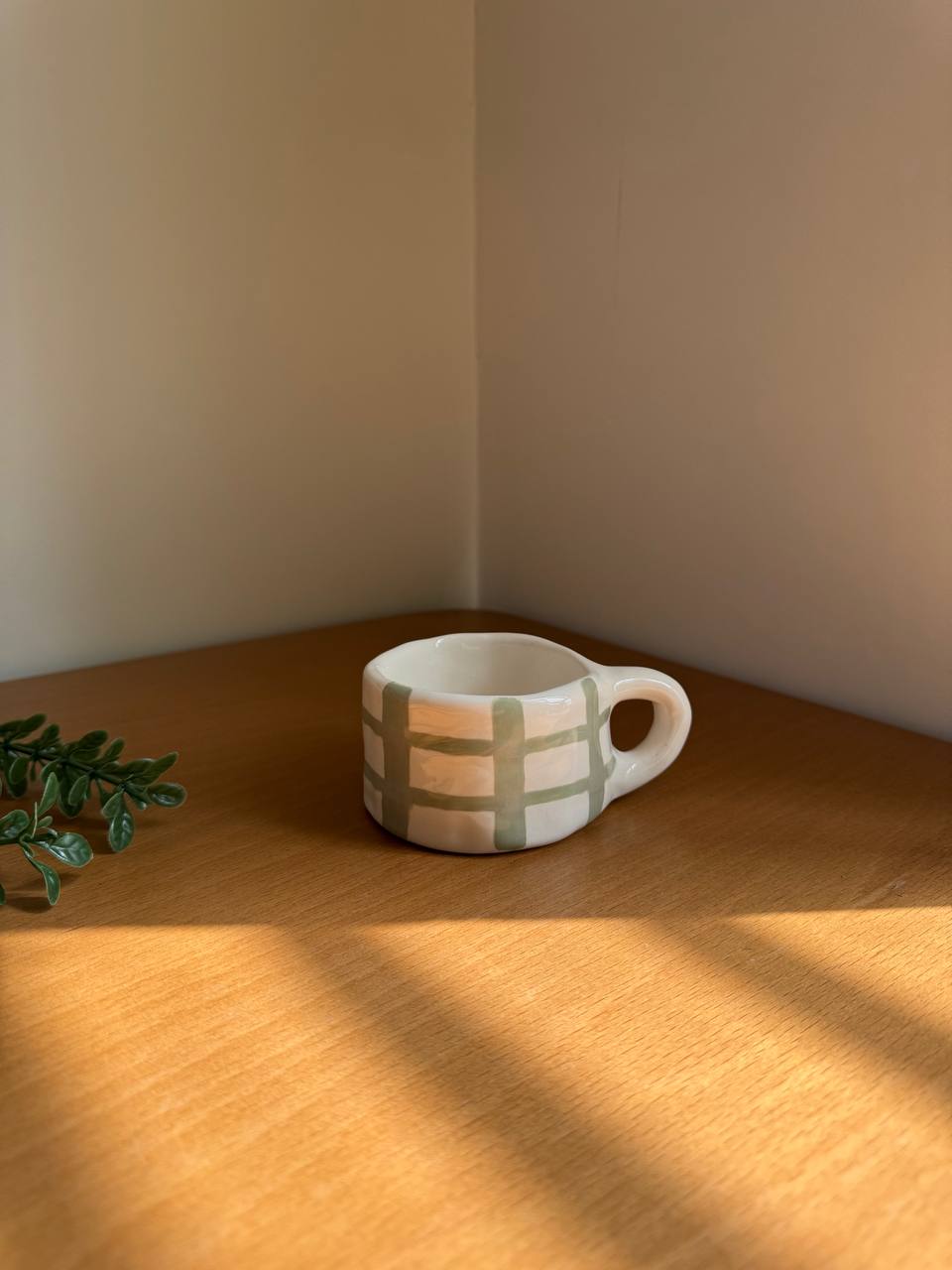 ماگ دستساز سرامیکی راه راه سبز